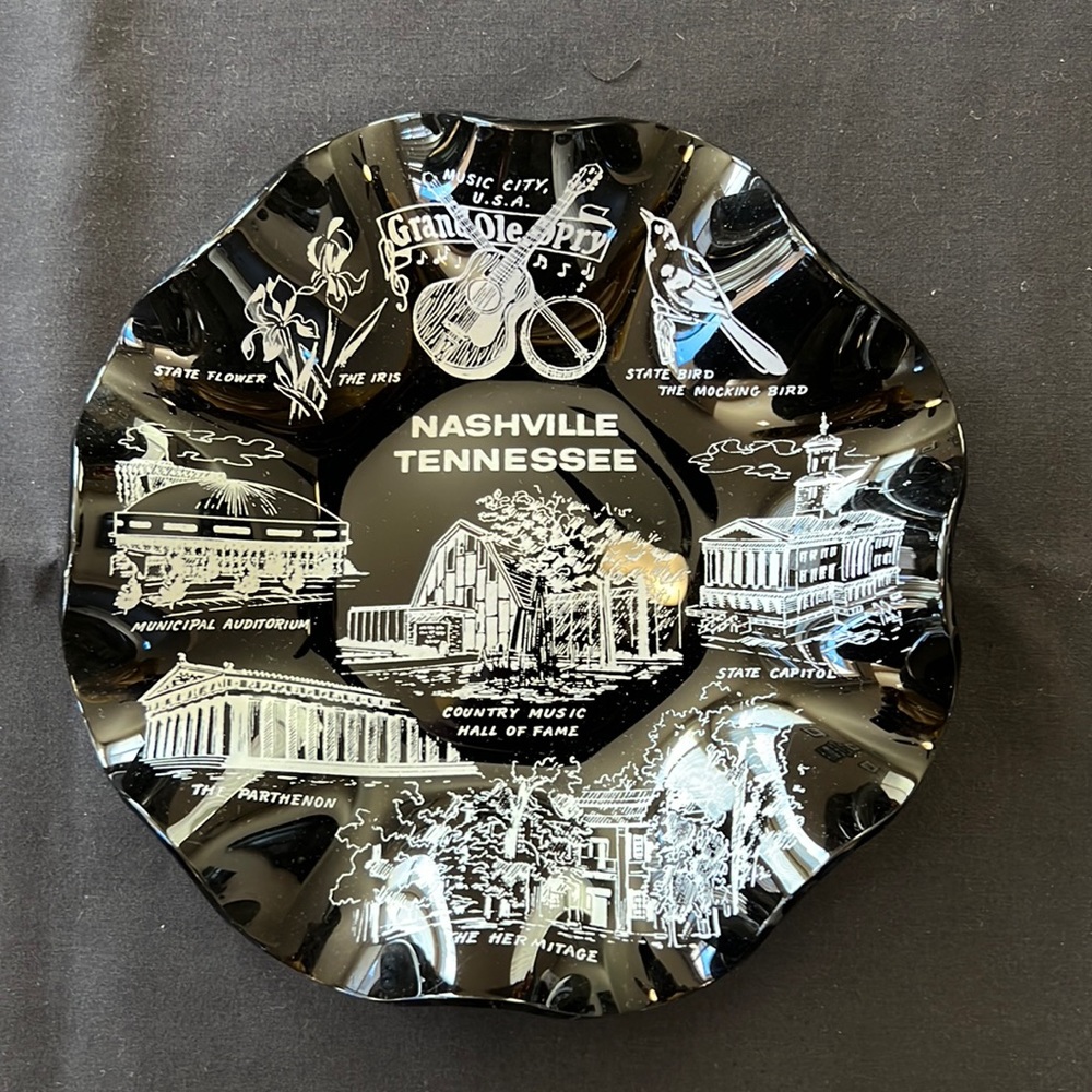 Beautiful Vintage Scalloped Edge Nashville Trinket Dish